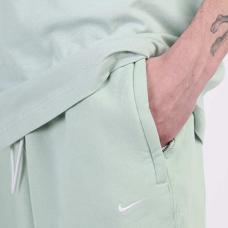 мужские зеленые брюки Nike NikeLab Washed Trousers CZ5365-321 - цена, описание, фото 3